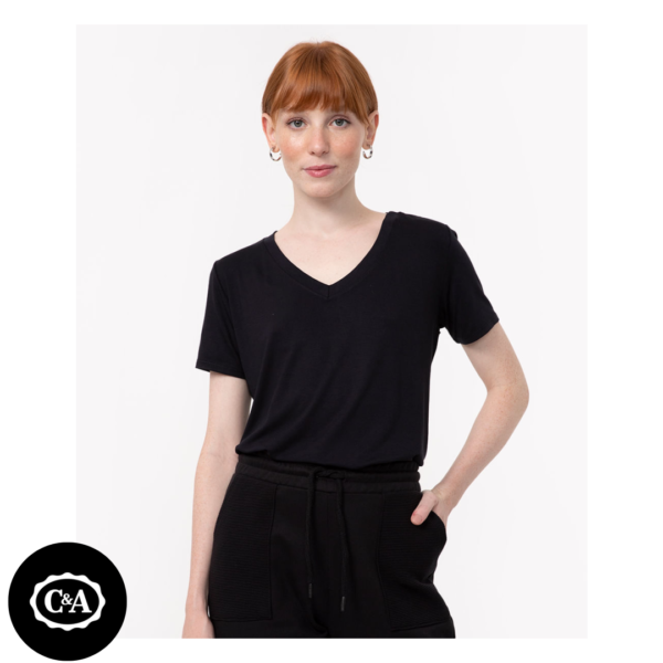camiseta básica manga curta decote v preto