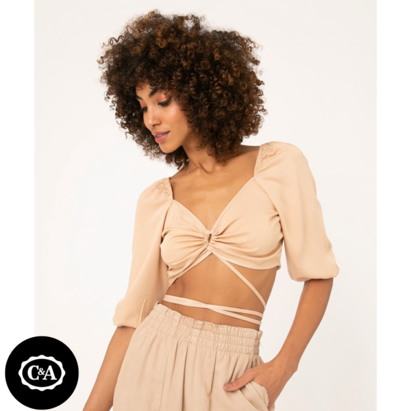 Blusa Cropped de Viscose com Amarração Manga Bufante Decote V Bege