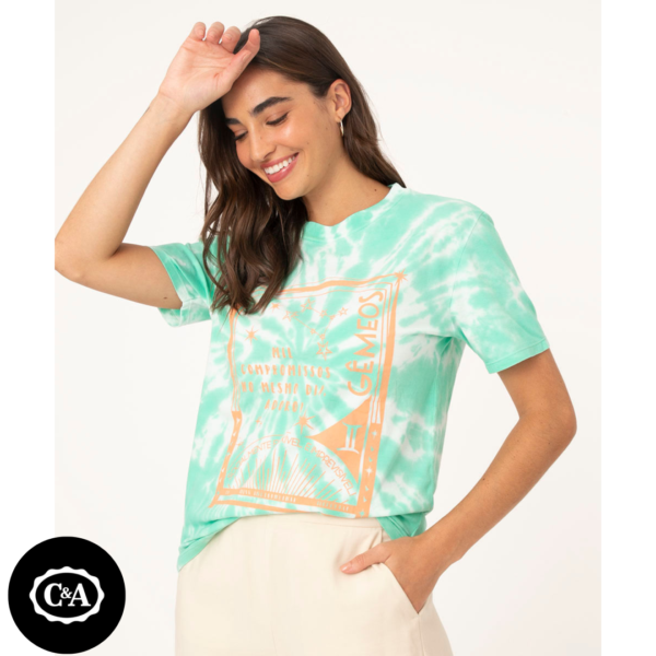 Blusa Feminina Signo Gêmeos Estampada Tie Dye Manga Curta Decote Redondo Verde