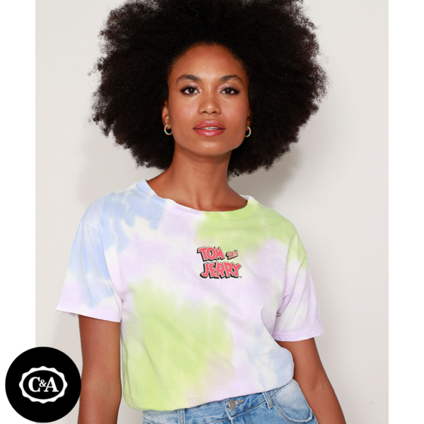 Camiseta Feminina Ampla Tom e Jerry Estampada Tie Dye Manga Curta Decote Redondo Multicor