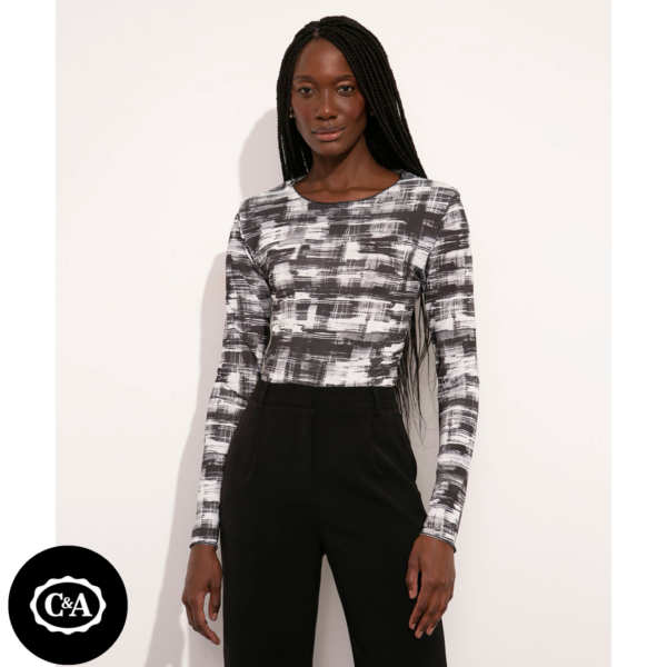 Blusa Cropped Estampada com Ombreira Manga Longa Decote Redondo Mindset Preta