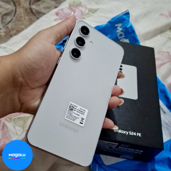 Smartphone Samsung Galaxy S24 FE 128GB Grafite 5G 8GB RAM 6,7" Câm. Tripla + Selfie 10MP
