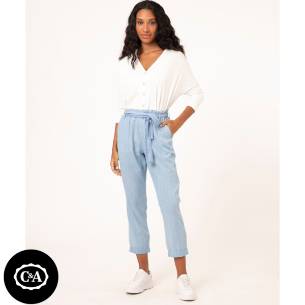 Calça Jeans Feminina Mom Clochard Cintura Super Alta com Faixa para Amarrar azul claro