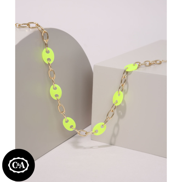 Colar Feminino com "Elos" Coloridos Dourado