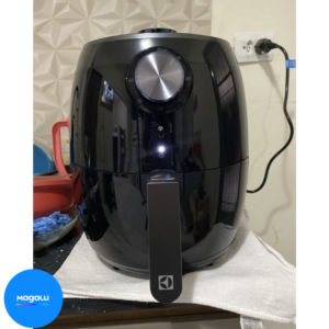 Air Fryer Electrolux Efficient Rita Lobo EAF15 Preta com Timer 3,2L