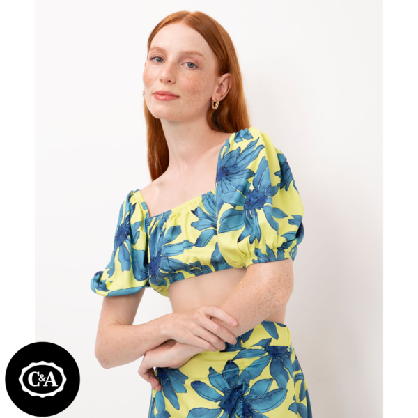 blusa cropped estampada floral manga bufante decote reto verde