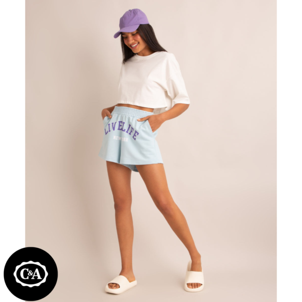 short de moletom com bolsos live life new york azul claro