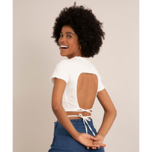 blusa cropped canelada com amarração manga curta decote redondo off white