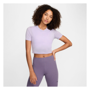 Camiseta Nike Sportswear Essential Feminina