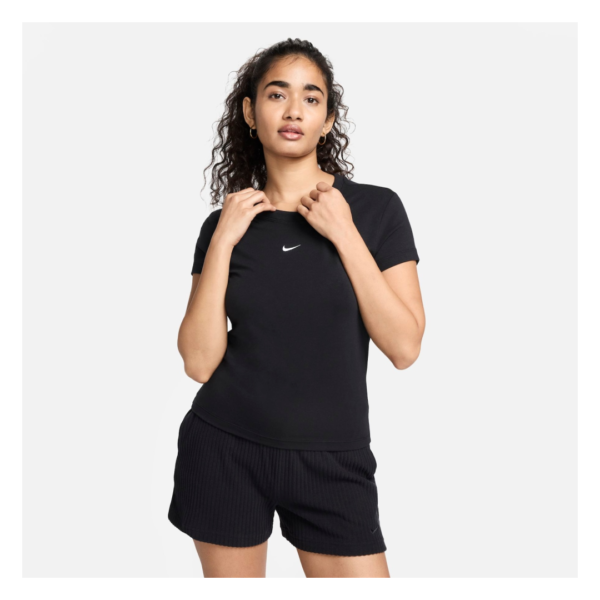 Camiseta Nike Sportswear Chill Knit Feminina